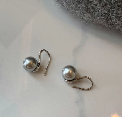 Pearl Hook Earrings E286SG