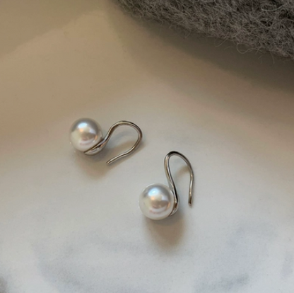 Pearl Hook Earrings E287SW